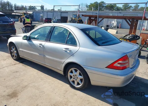 2003 Mercedes-Benz C 240 from USA, damaged, VIN WDBRF61J93A469617